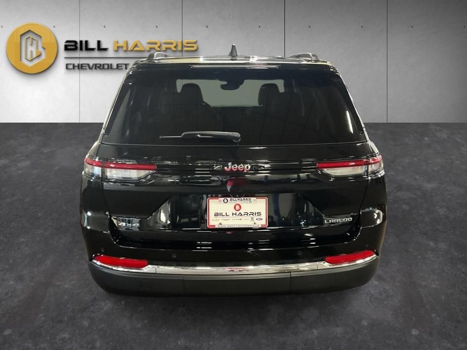 Used 2023 Jeep Grand Cherokee Laredo w/ Luxury Tech Group I AWD/4WD image 9