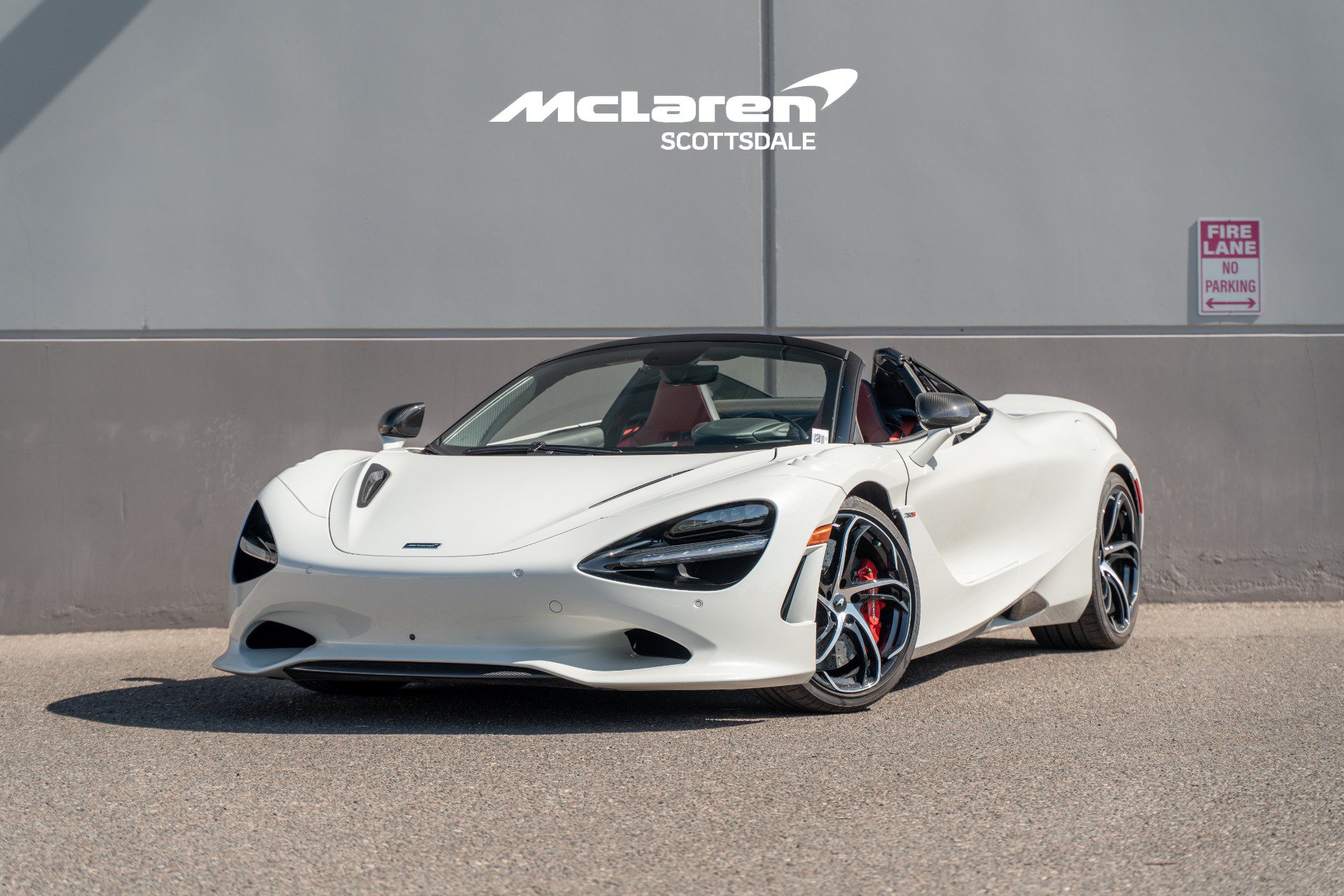 Used 2024 McLaren 750S Spider RWD image 2