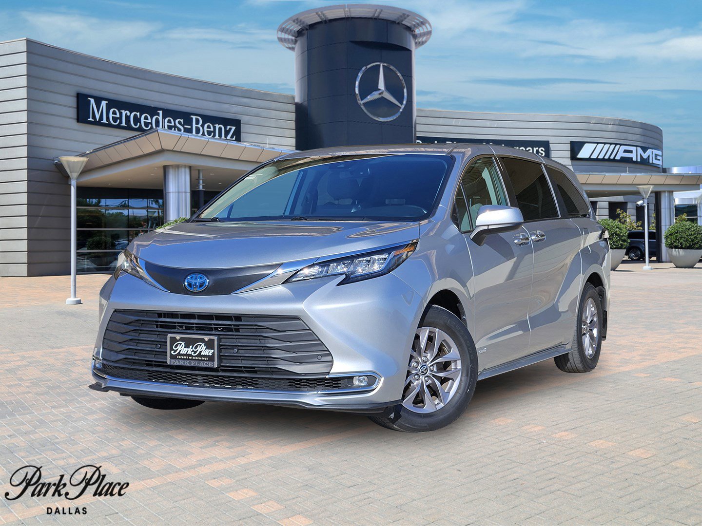 Used 2021 Toyota Sienna XLE