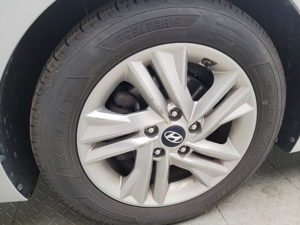 Used 2019 Hyundai Elantra SEL FWD image 31