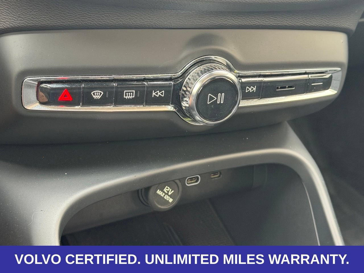 Certified 2026 Volvo XC40 B5 Plus AWD/4WD image 22