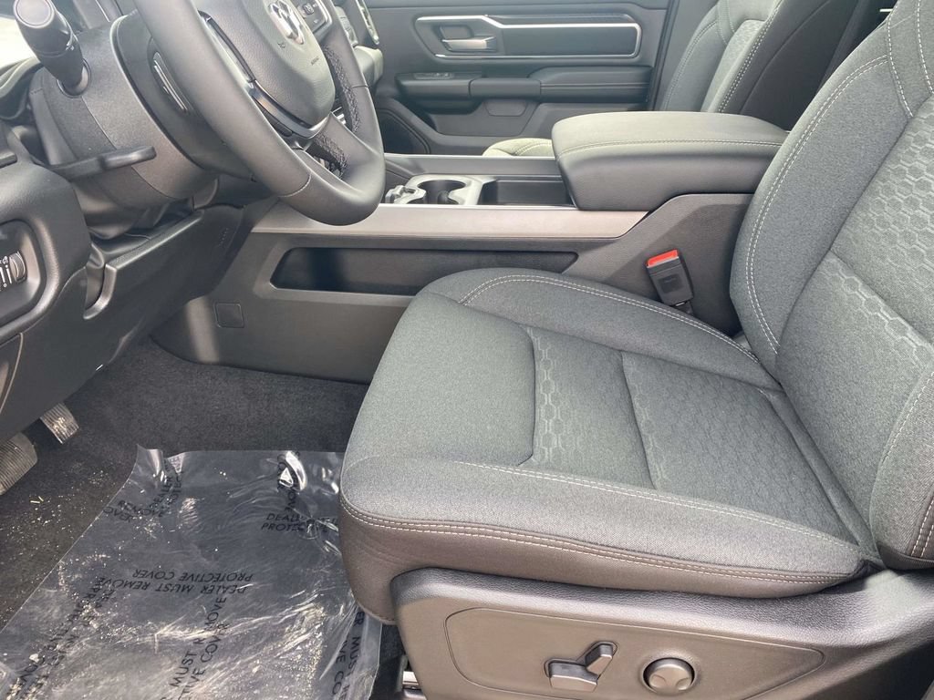 New 2026 RAM 1500 Big Horn AWD/4WD image 13