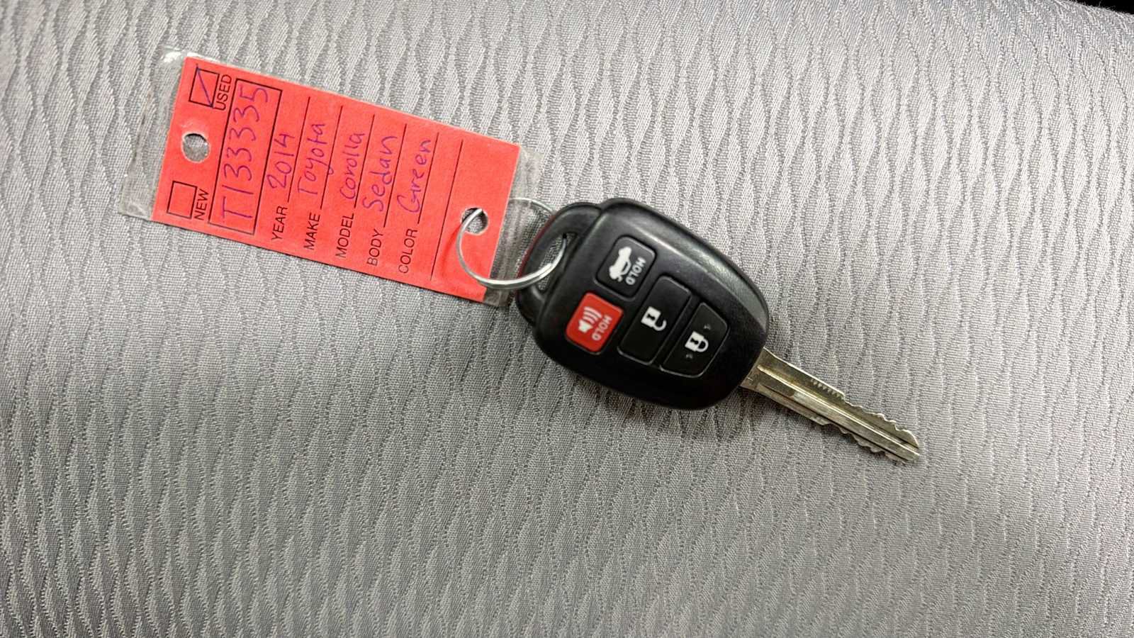 Used 2014 Toyota Corolla LE FWD image 30