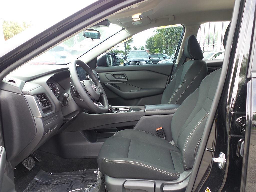 Used 2024 Nissan Rogue S FWD image 24