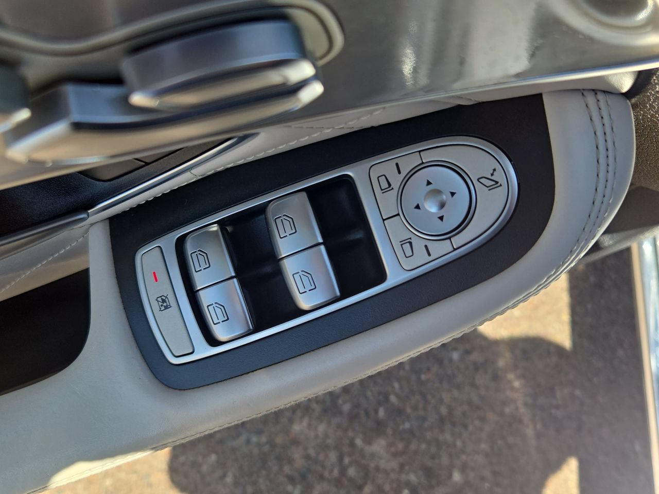 Used 2018 Mercedes-Benz C 300 Sedan image 27