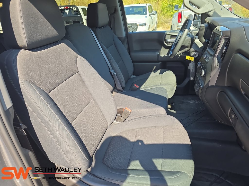 Used 2019 Chevrolet Silverado 1500 Custom w/ Custom Value Package AWD/4WD image 10