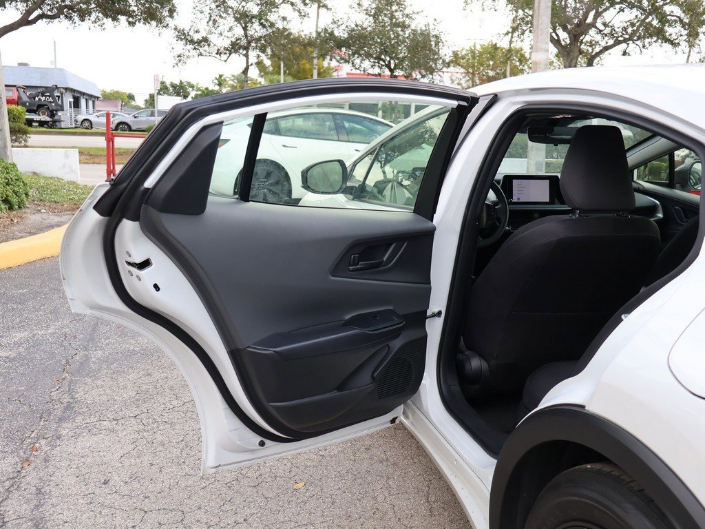 Used 2024 Toyota Prius LE image 19