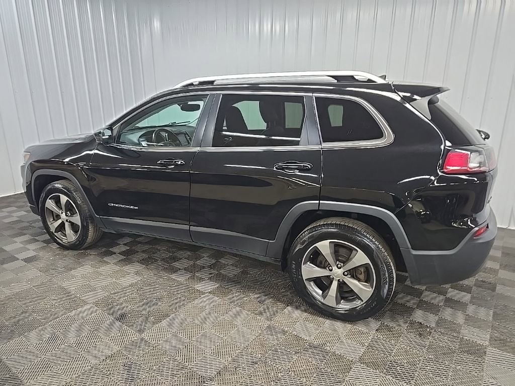 Used 2019 Jeep Cherokee Limited AWD/4WD image 4