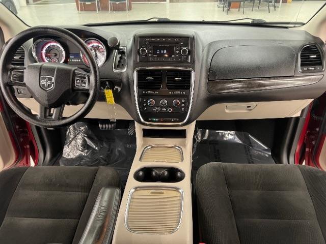 Used 2016 Dodge Grand Caravan SXT image 8