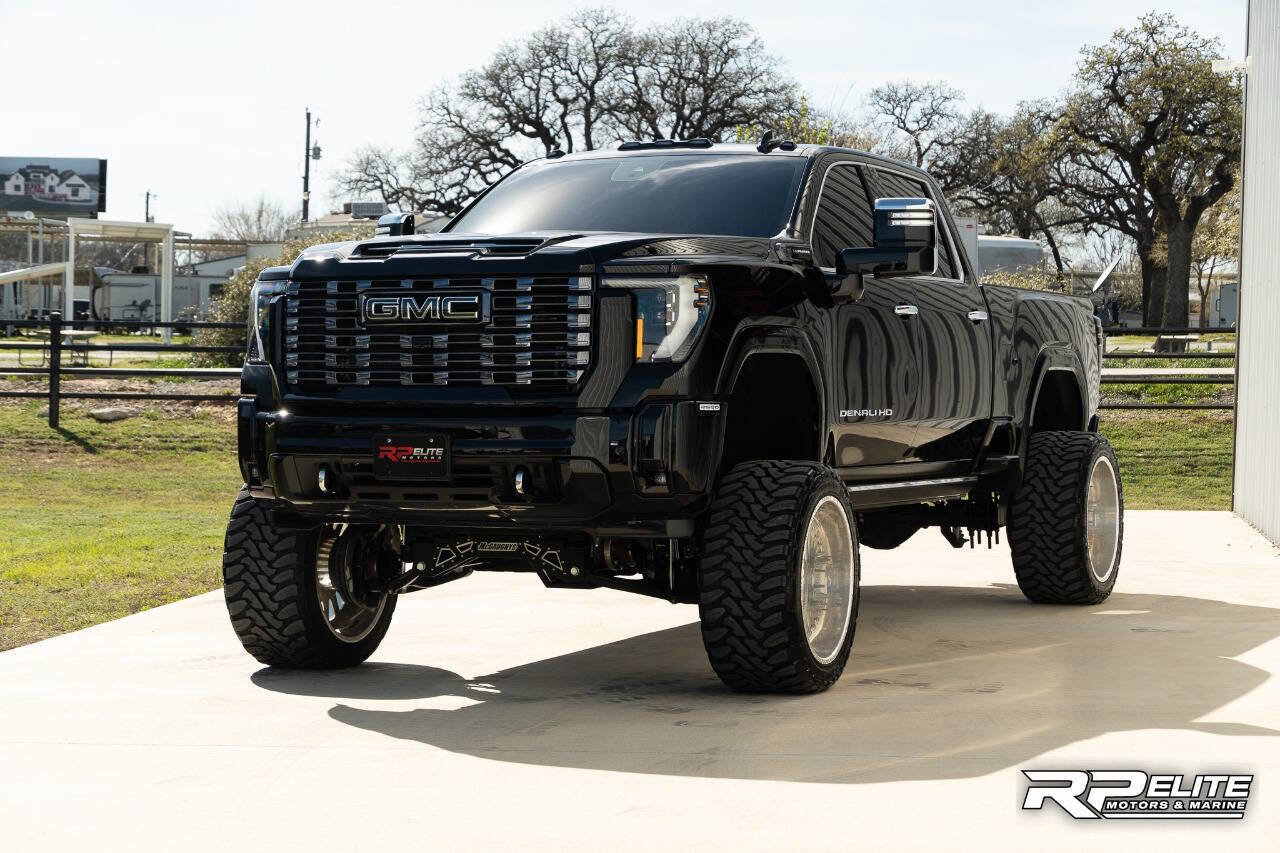 Used 2025 GMC Sierra 2500 Denali Ultimate image 4