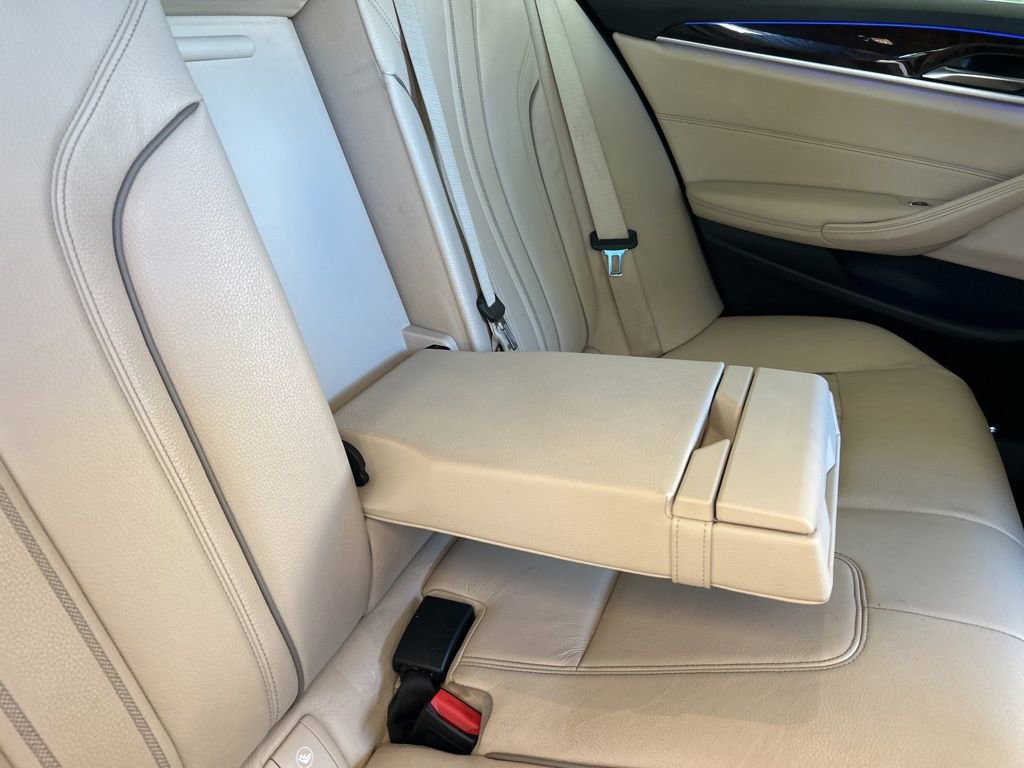 Used 2018 BMW 530e xDrive image 29