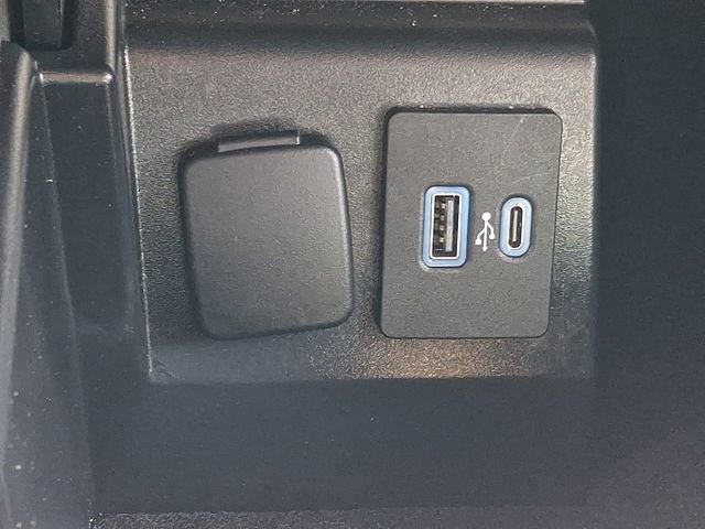 Used 2023 Ford Explorer Limited AWD/4WD image 28