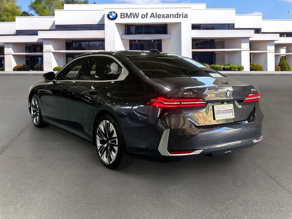 Used 2024 BMW 530i xDrive w/ Convenience Package AWD/4WD image 7