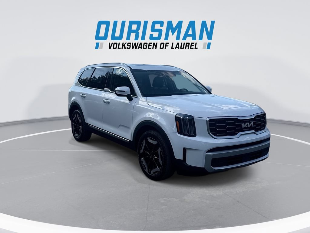 Used 2025 Kia Telluride S AWD/4WD image 2