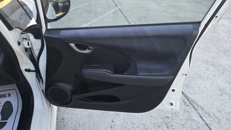 Used 2009 Honda Fit Sport image 17