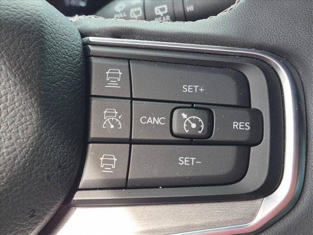 Used 2023 Jeep Wagoneer Series II AWD/4WD image 13