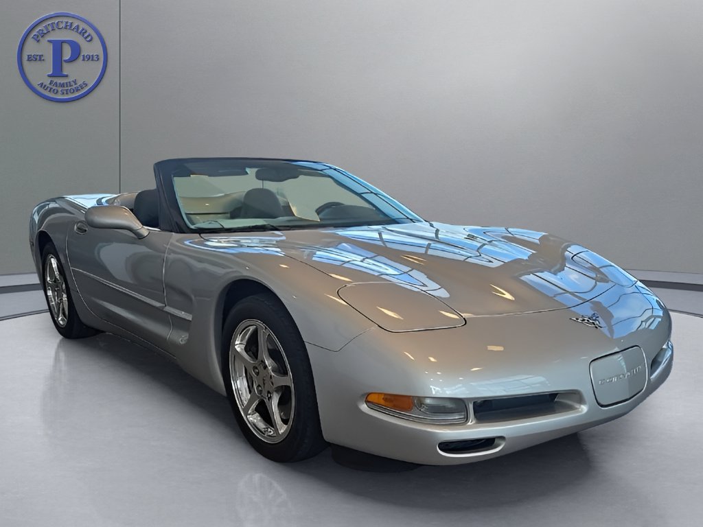 Used 2003 Chevrolet Corvette Convertible RWD image 2