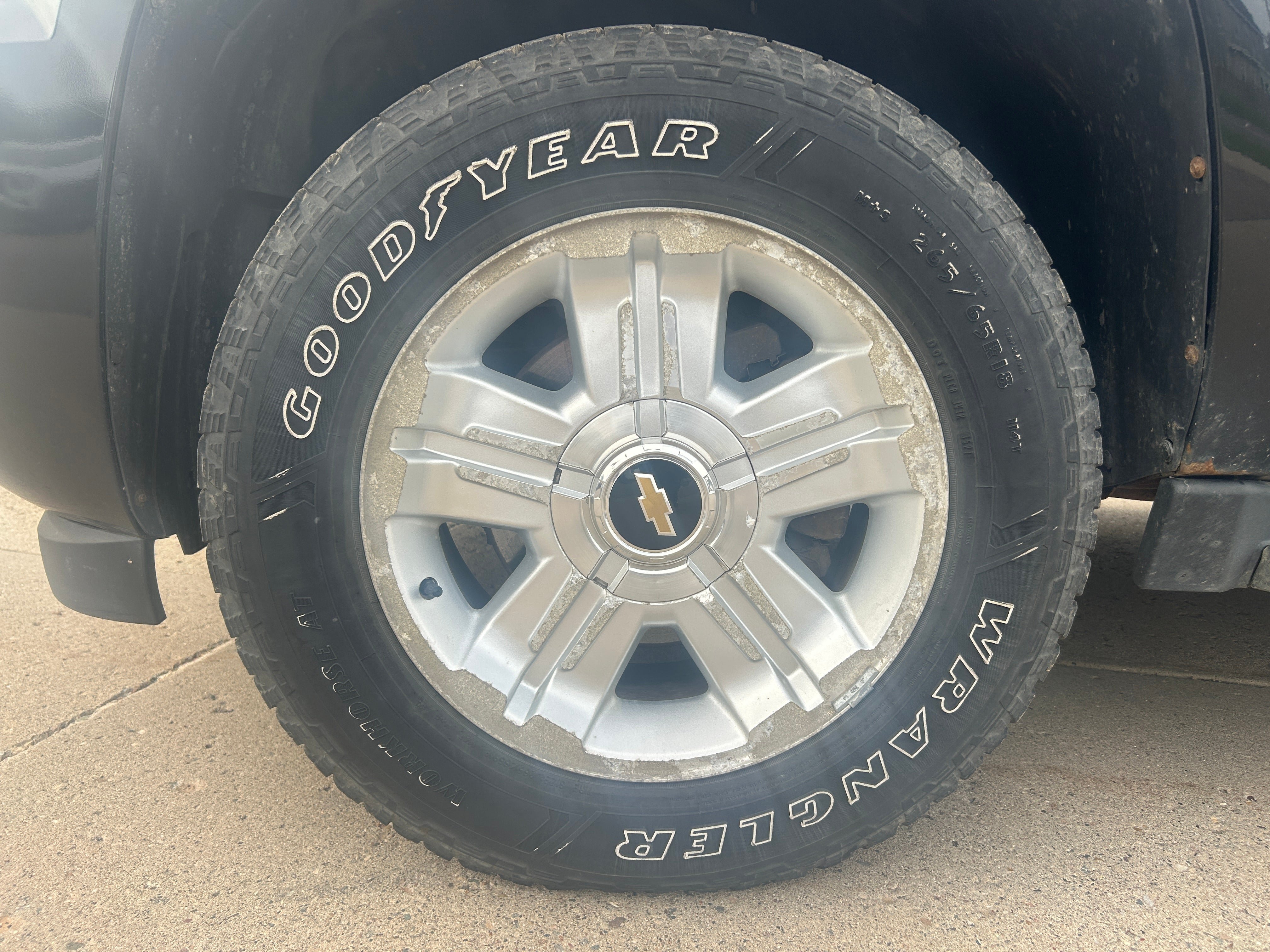 Used 2012 Chevrolet Suburban LT w/ Luxury Package AWD/4WD image 10