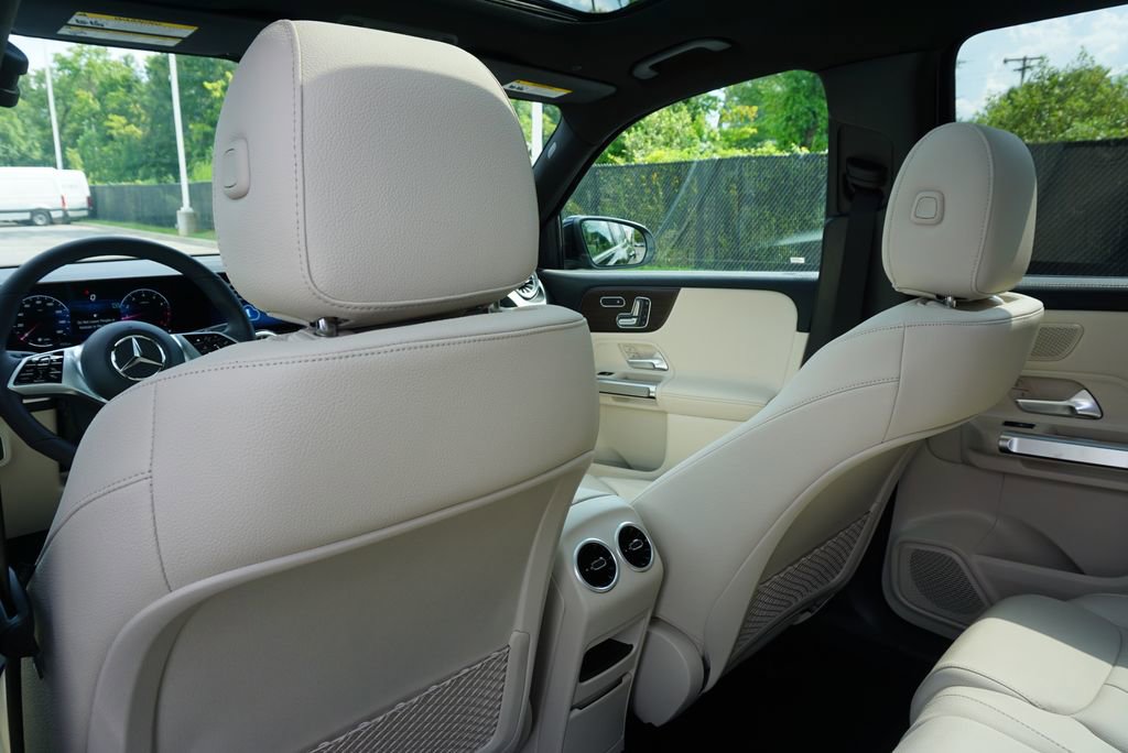 New 2025 Mercedes-Benz GLB 250 4MATIC image 15