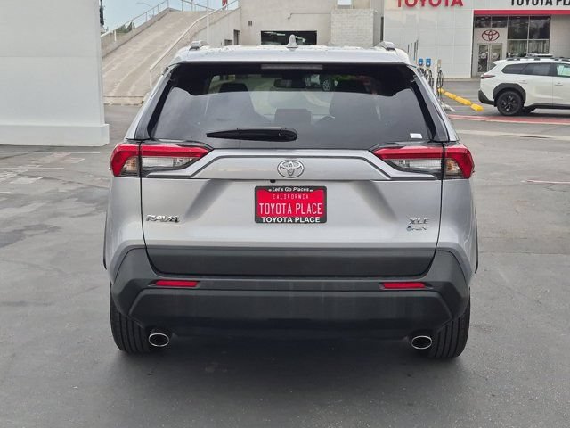 Used 2025 Toyota RAV4 XLE AWD/4WD image 9