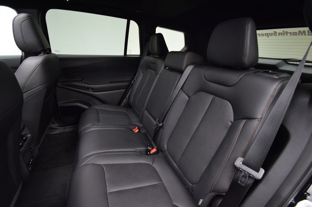 New 2026 Jeep Cherokee Overland w/ Advanced Pro Tech Group AWD/4WD image 37