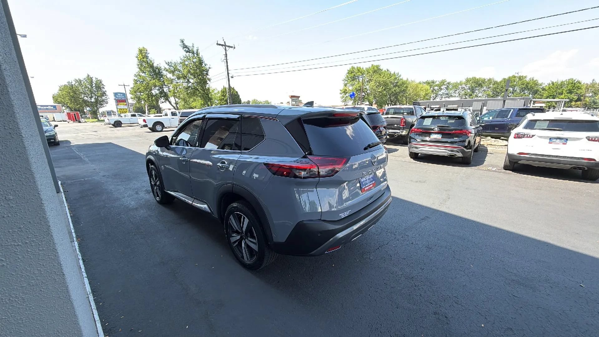 Used 2023 Nissan Rogue SL w/ SL Premium Package AWD/4WD image 4