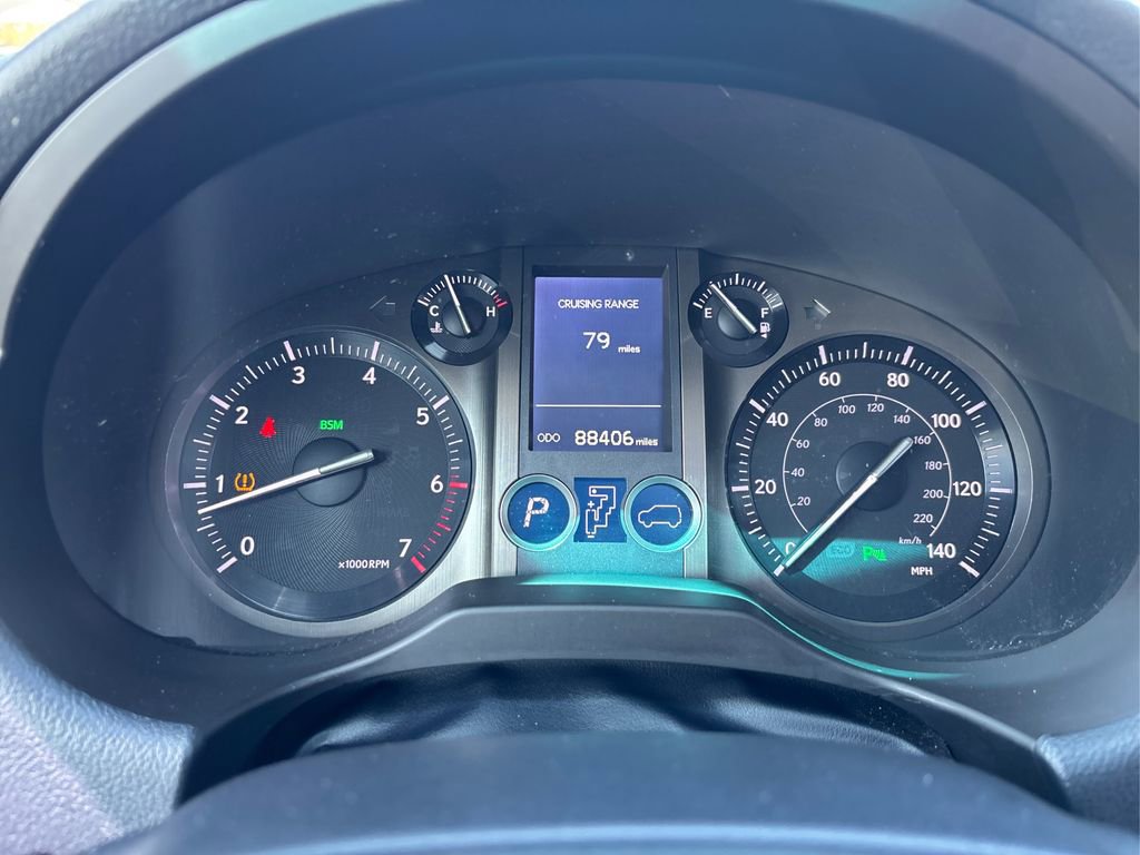 Used 2017 Lexus GX 460 Premium w/ Premium Package image 23