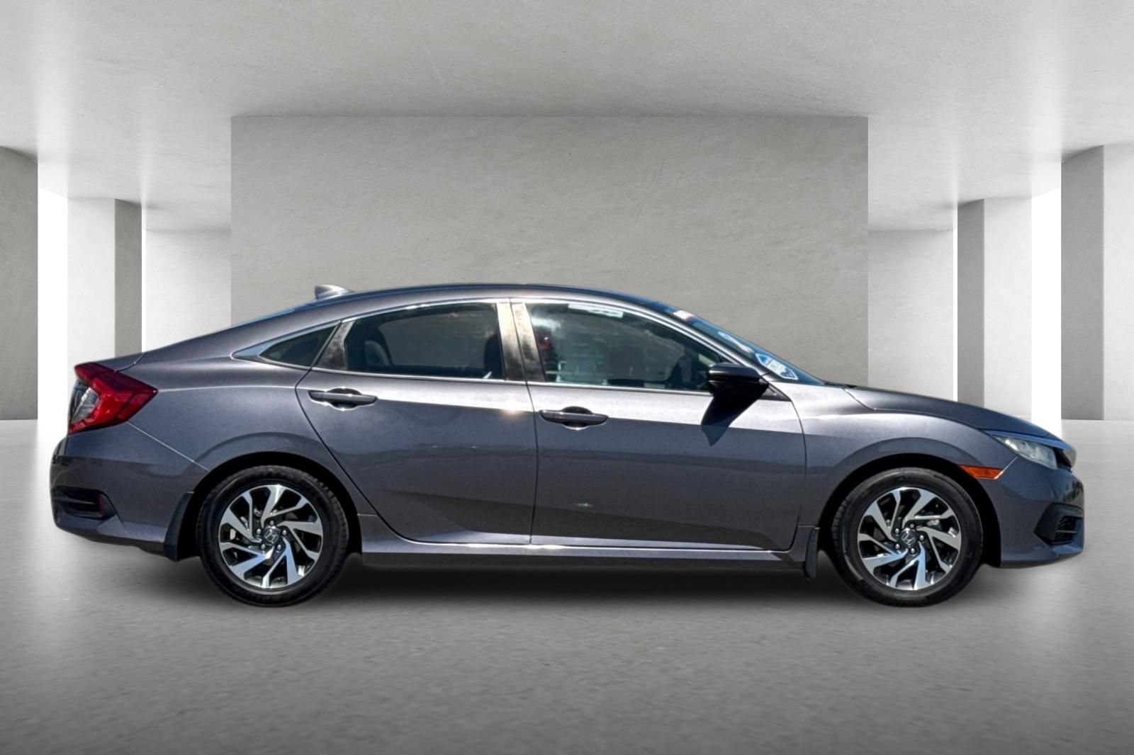 Used 2018 Honda Civic EX image 3