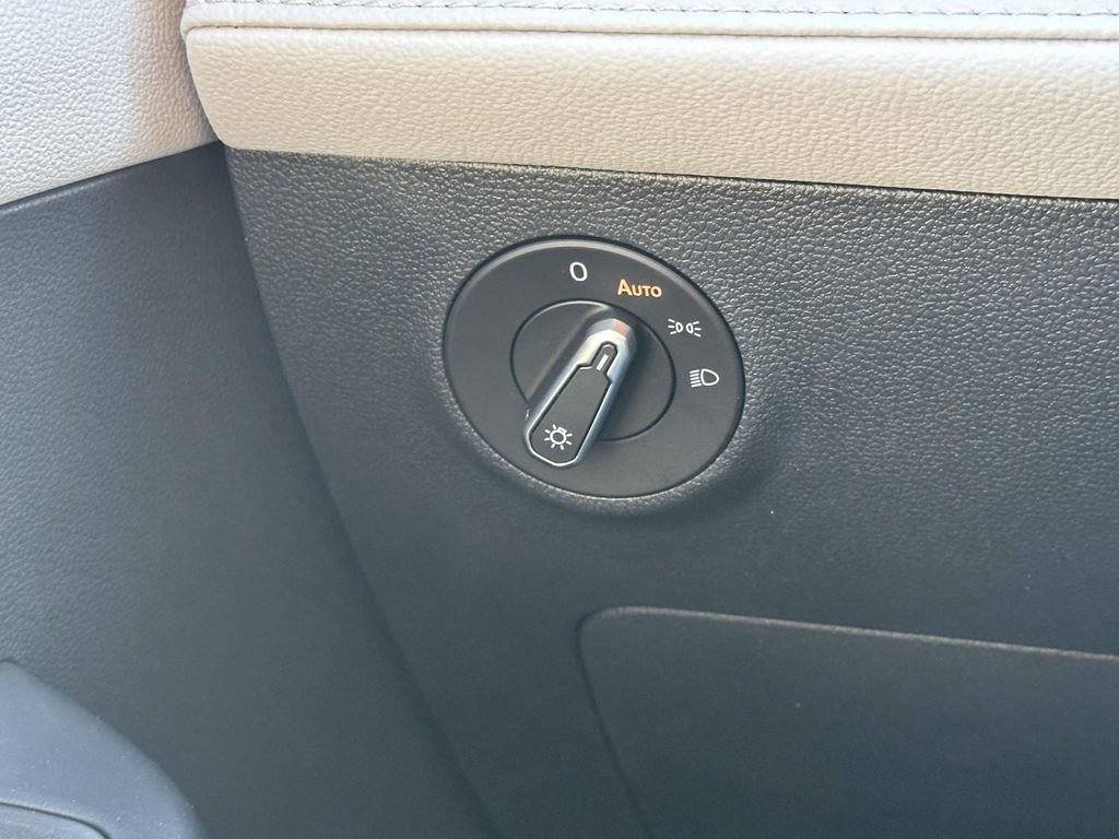 New 2025 Volkswagen Taos S image 25