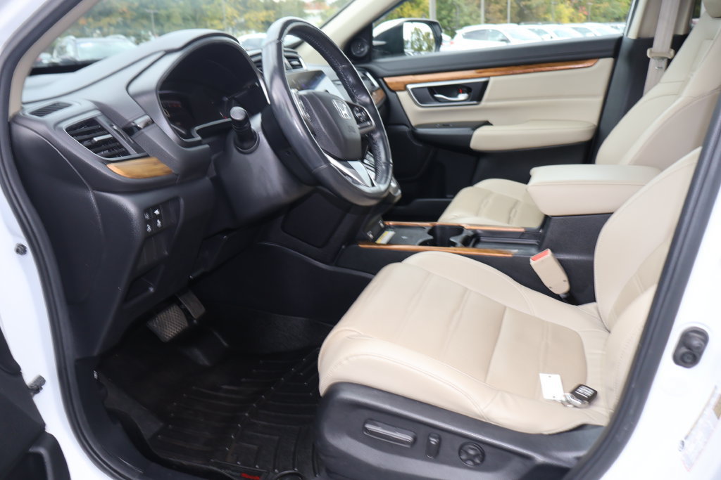 Used 2020 Honda CR-V Touring image 14