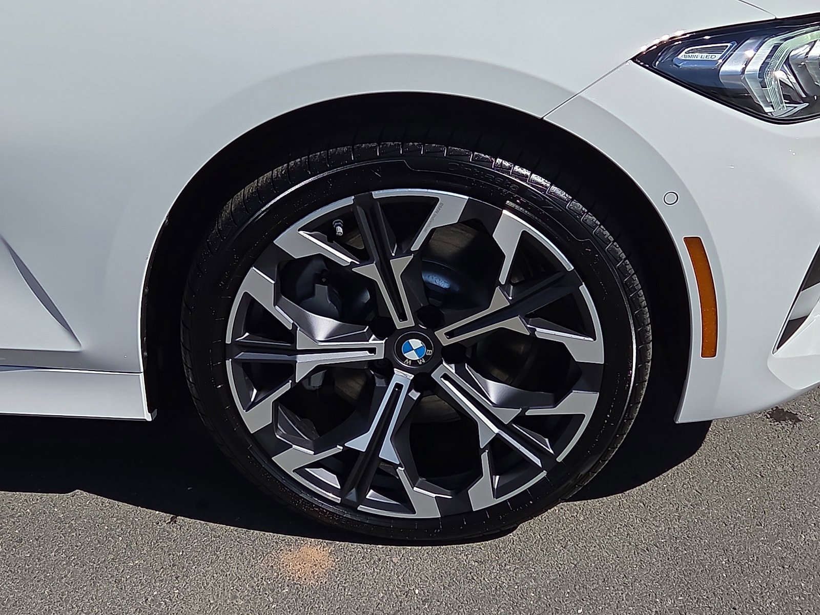 New 2026 BMW 330i xDrive Sedan w/ Convenience Package AWD/4WD image 8
