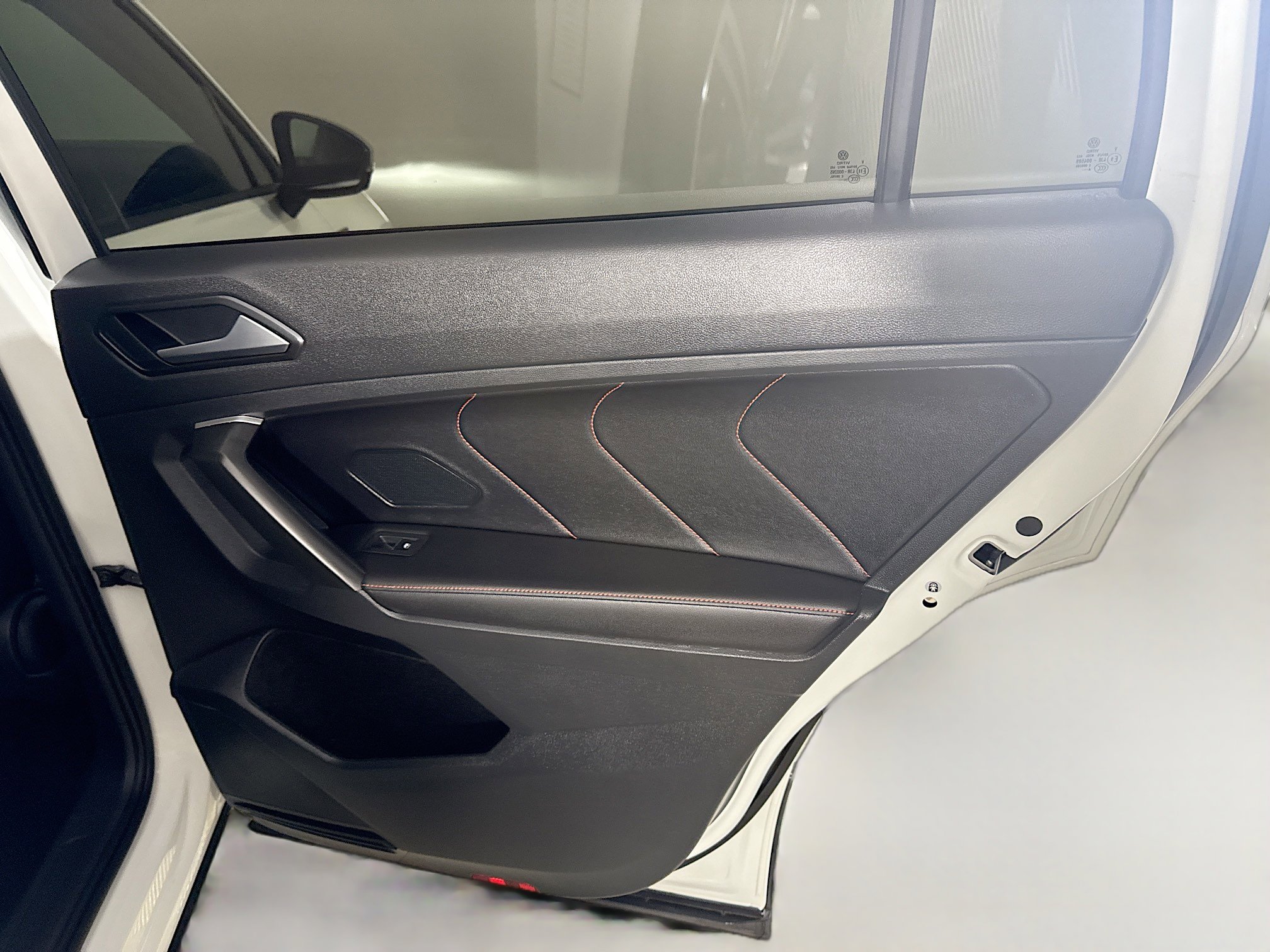 Used 2024 Volkswagen Tiguan Wolfsburg Edition image 28