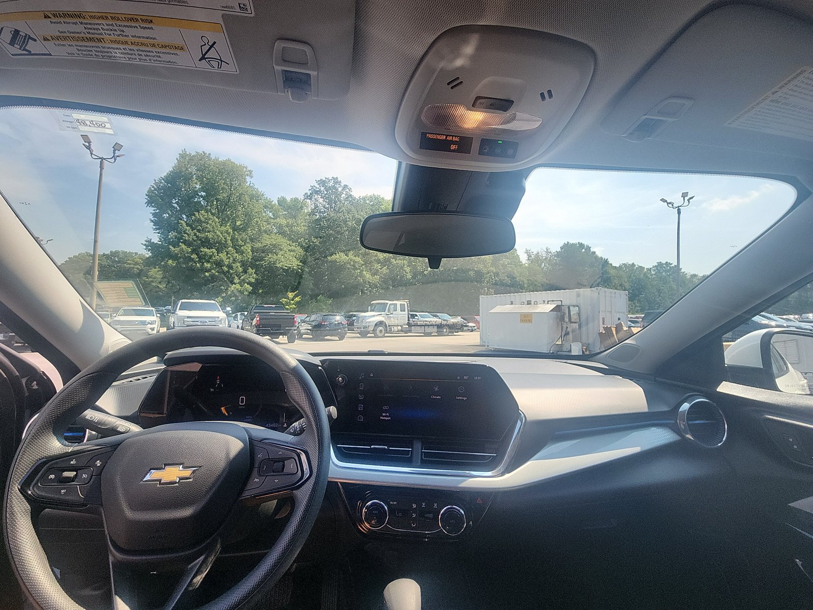 Used 2025 Chevrolet Trax LT FWD image 20