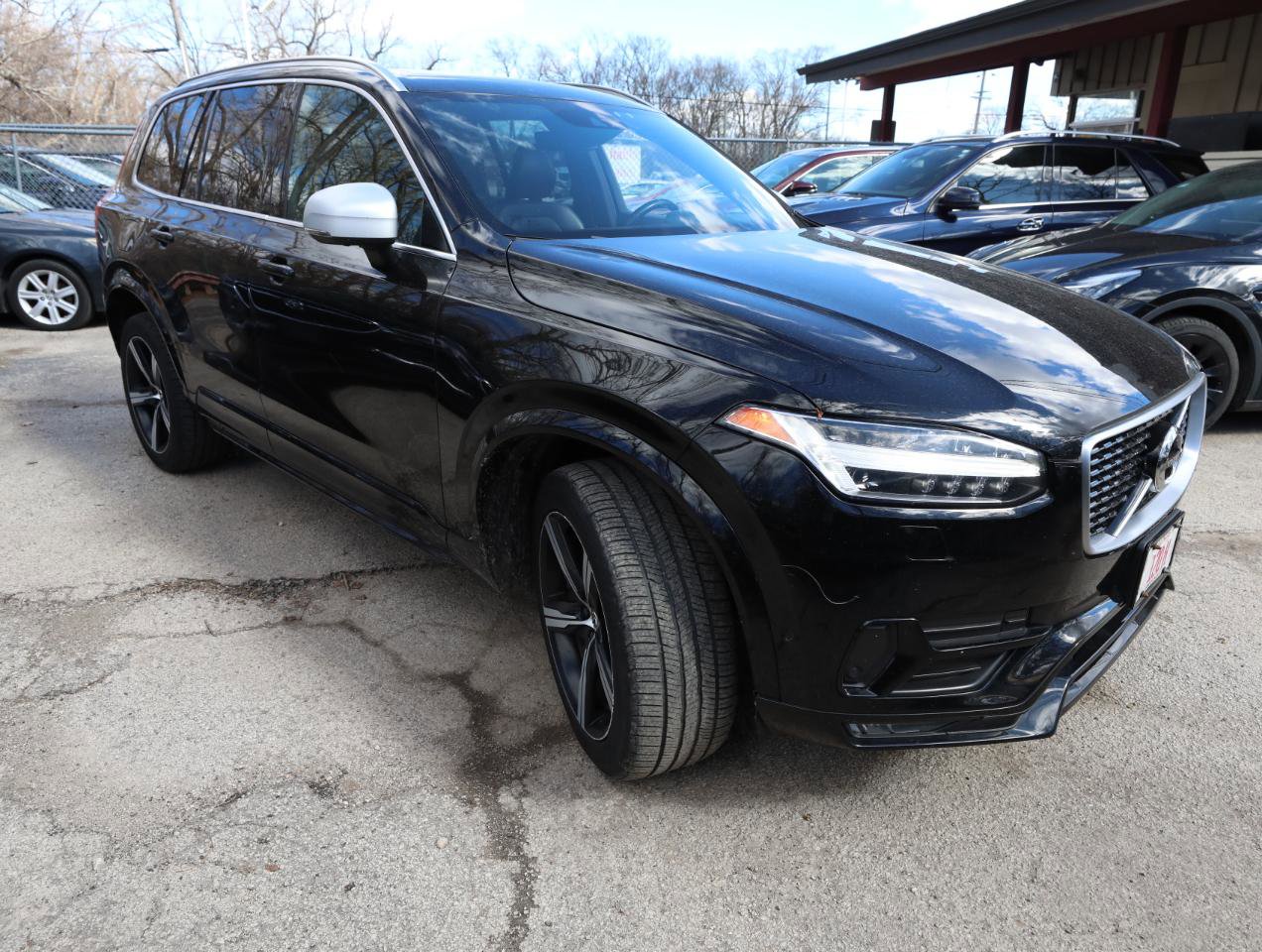 Used 2017 Volvo XC90 T6 R-Design w/ Vision Package AWD/4WD image 4