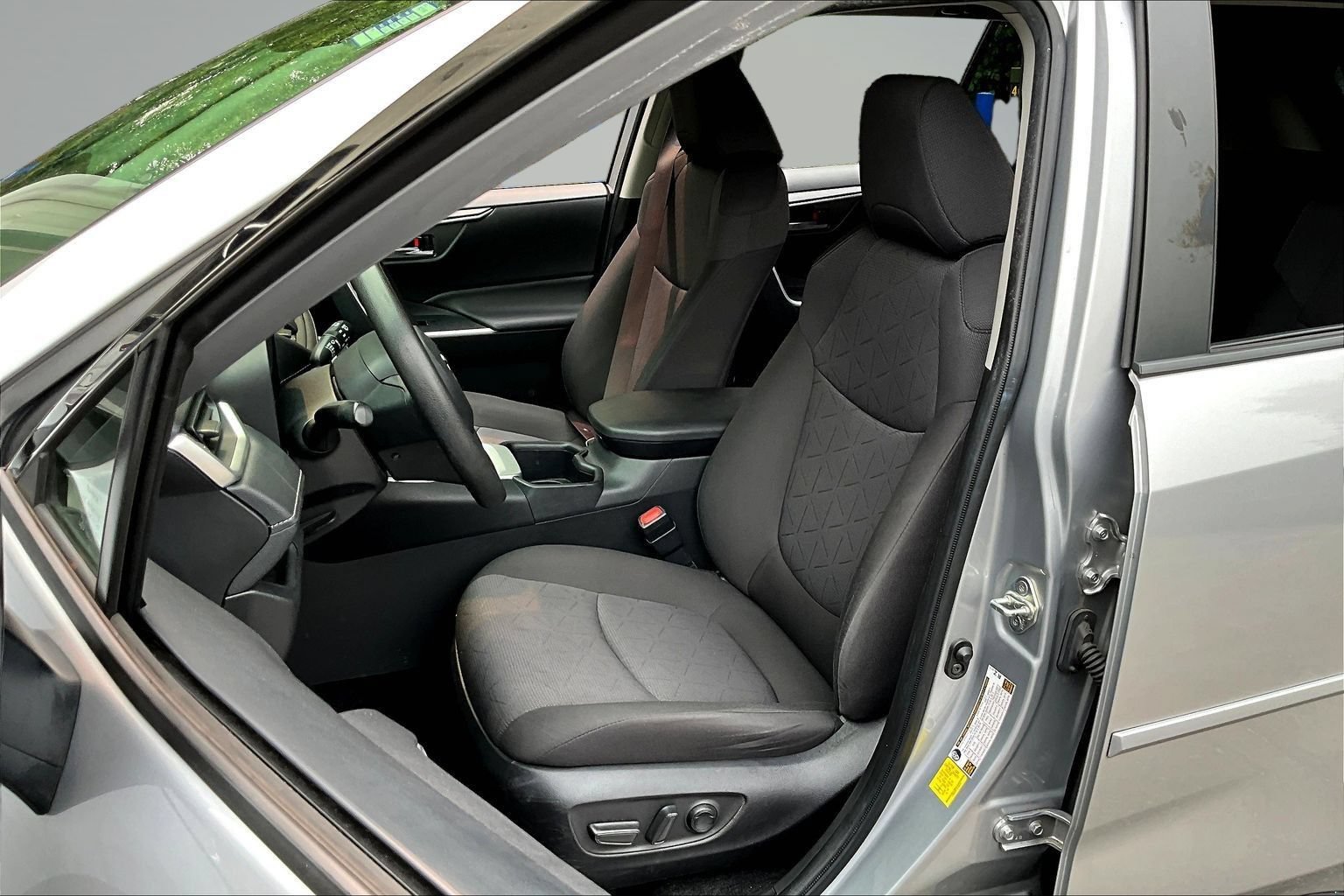 Used 2023 Toyota RAV4 XLE AWD/4WD image 20