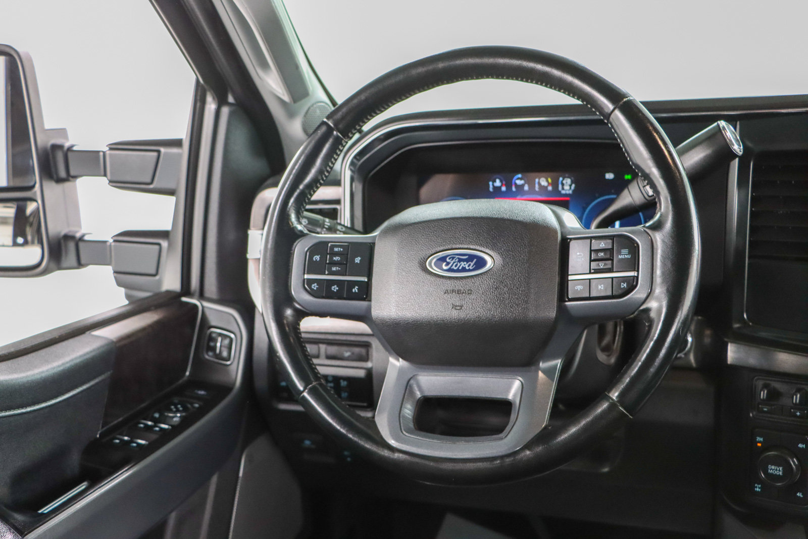 Used 2023 Ford F250 Lariat w/ Sport Appearance Package AWD/4WD image 13