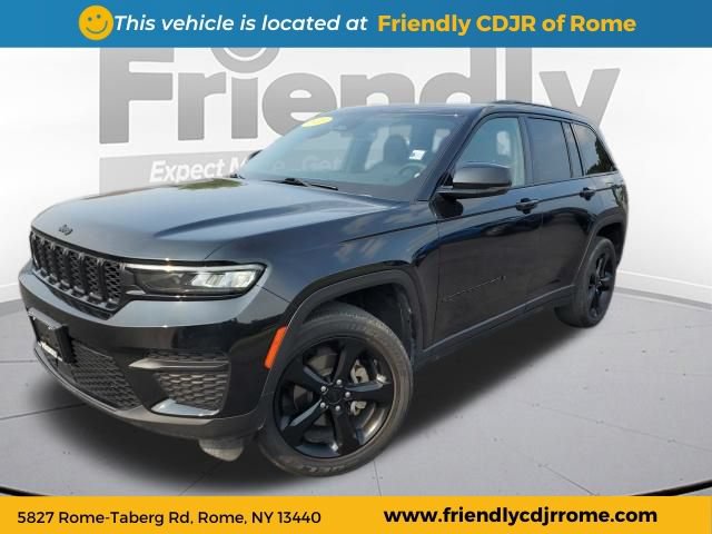 Used 2023 Jeep Grand Cherokee Altitude AWD/4WD image 1