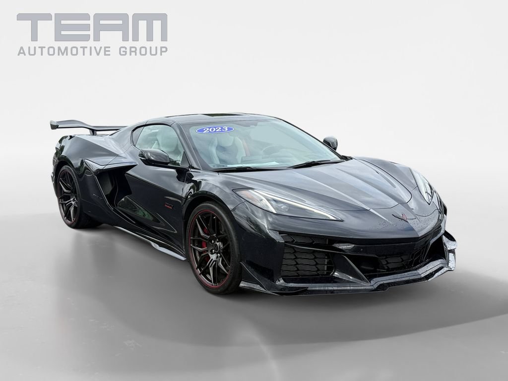 Used 2023 Chevrolet Corvette Z06 w/ Z07 Performance Package RWD image 1