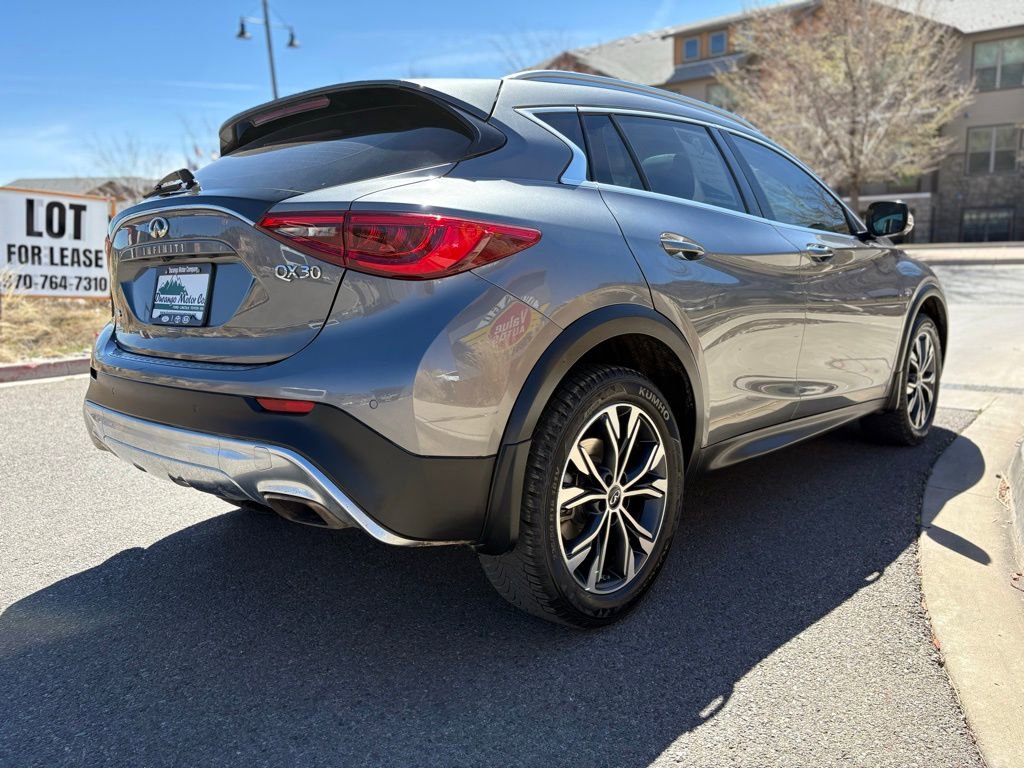 Used 2019 INFINITI QX30 Premium w/ Navigation Package image 9