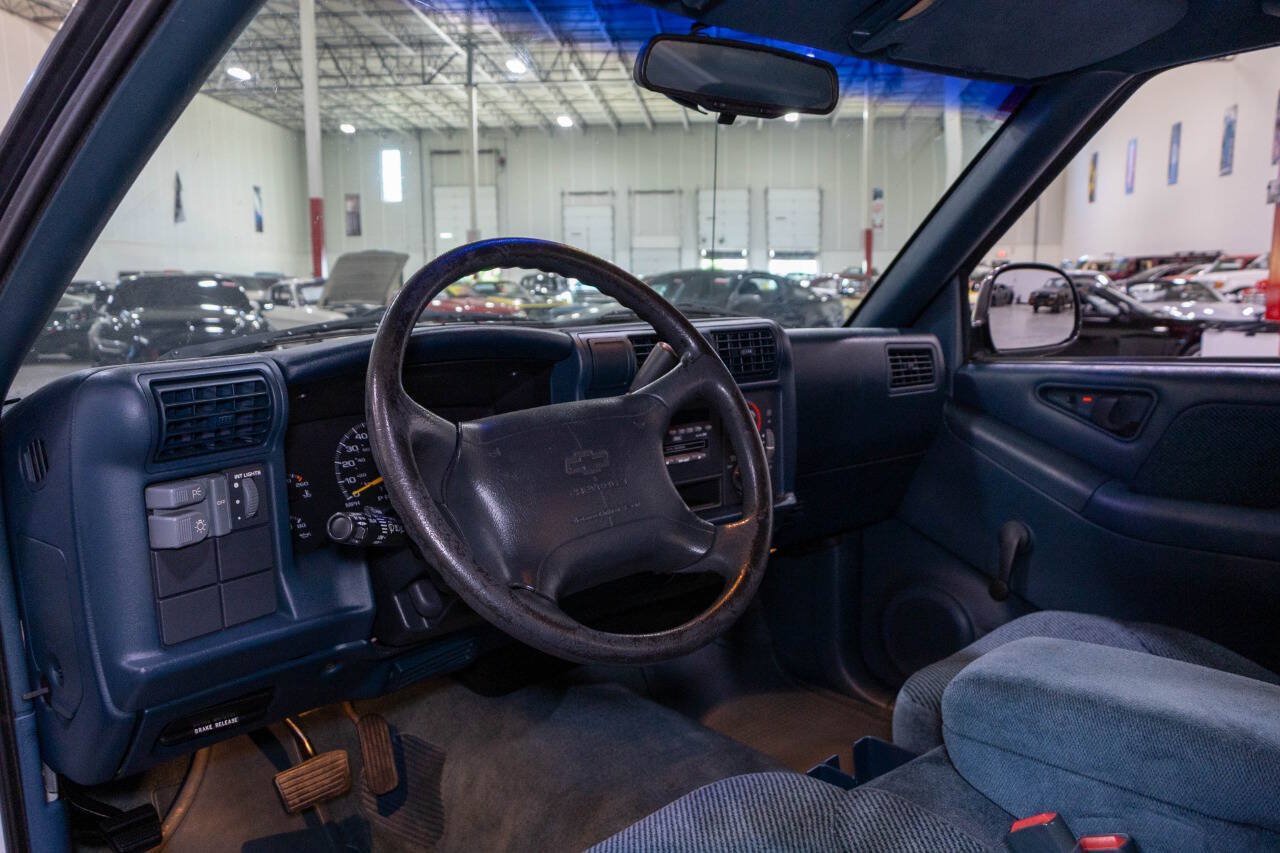 Used 1995 Chevrolet S10 Pickup LS RWD image 10