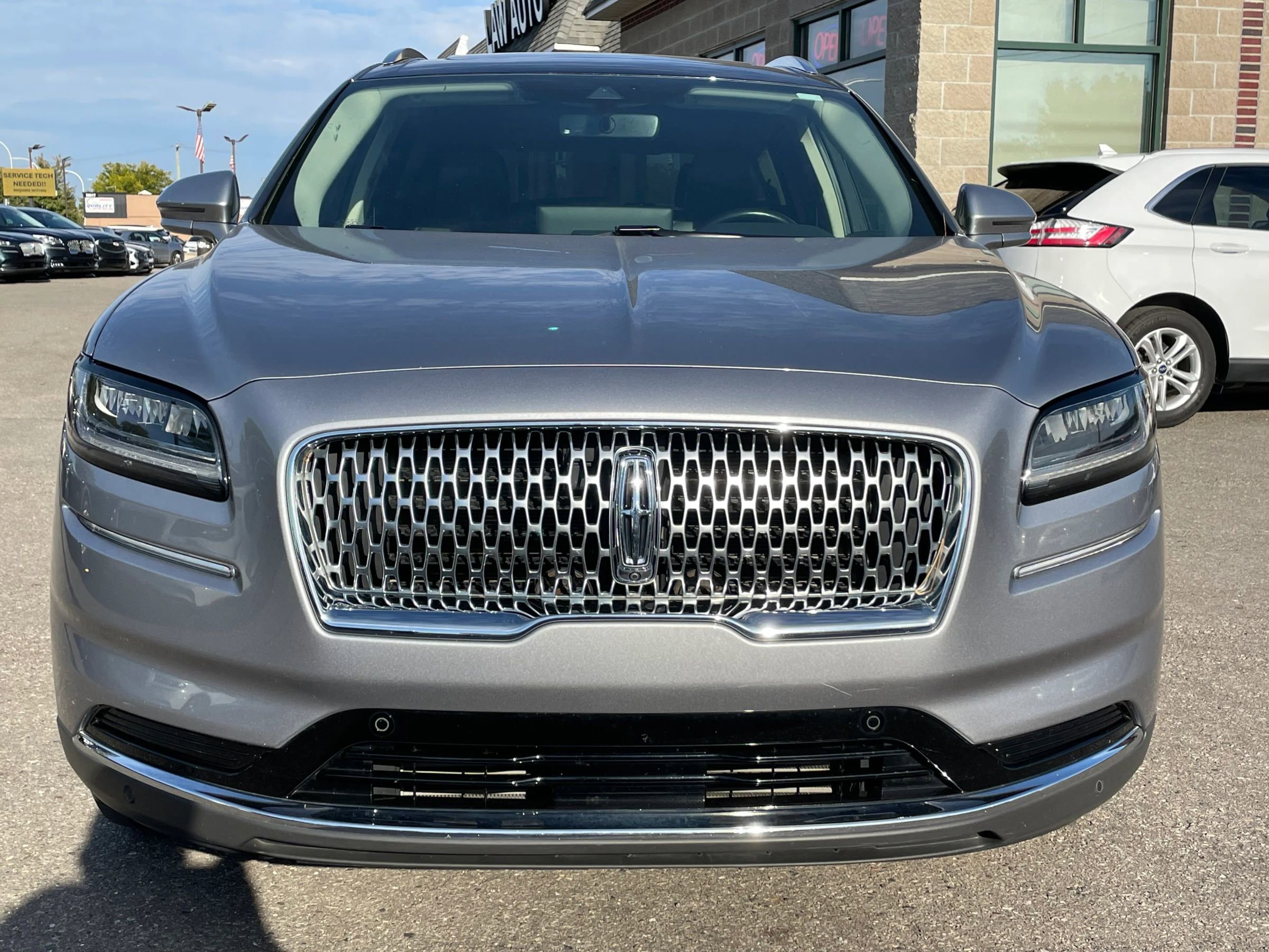 Used 2022 Lincoln Nautilus Reserve w/ Equipment Group 201A image 2