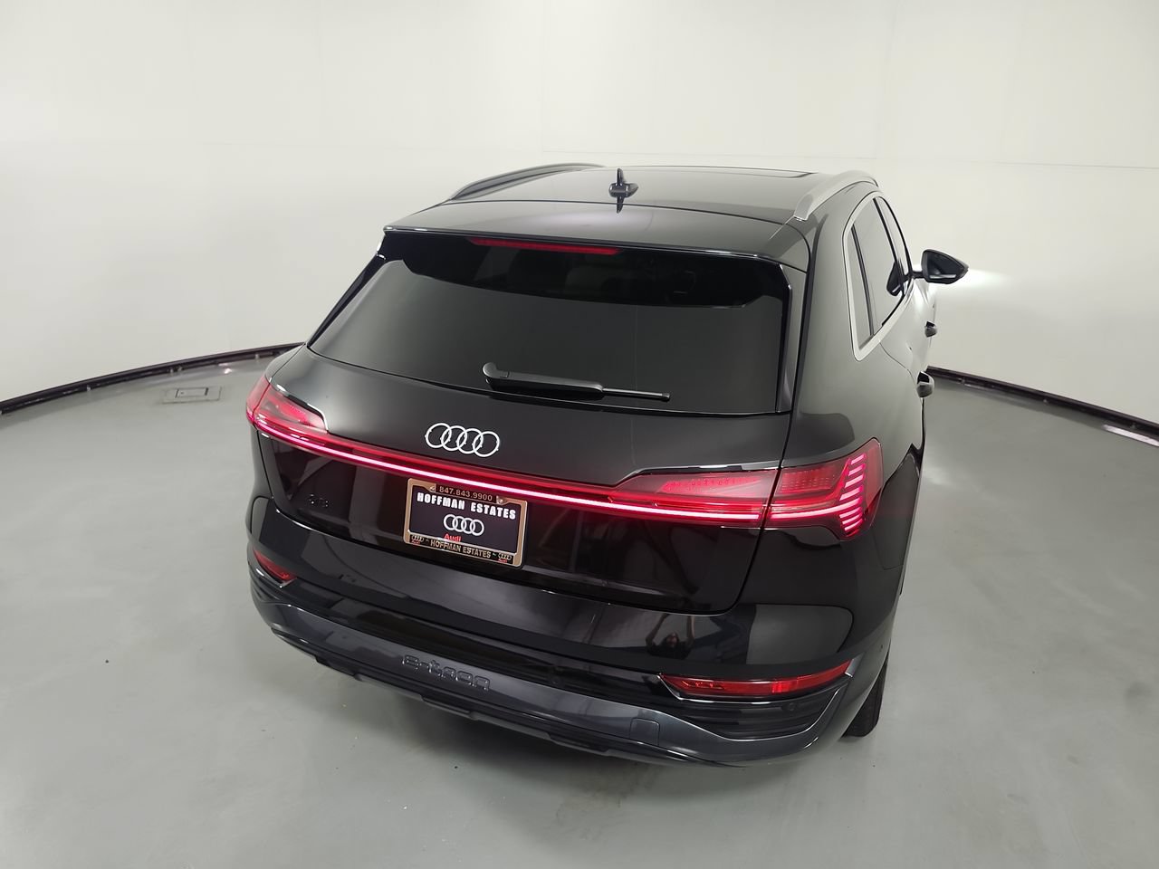 Used 2024 Audi Q8 e-tron Premium Plus AWD/4WD image 36