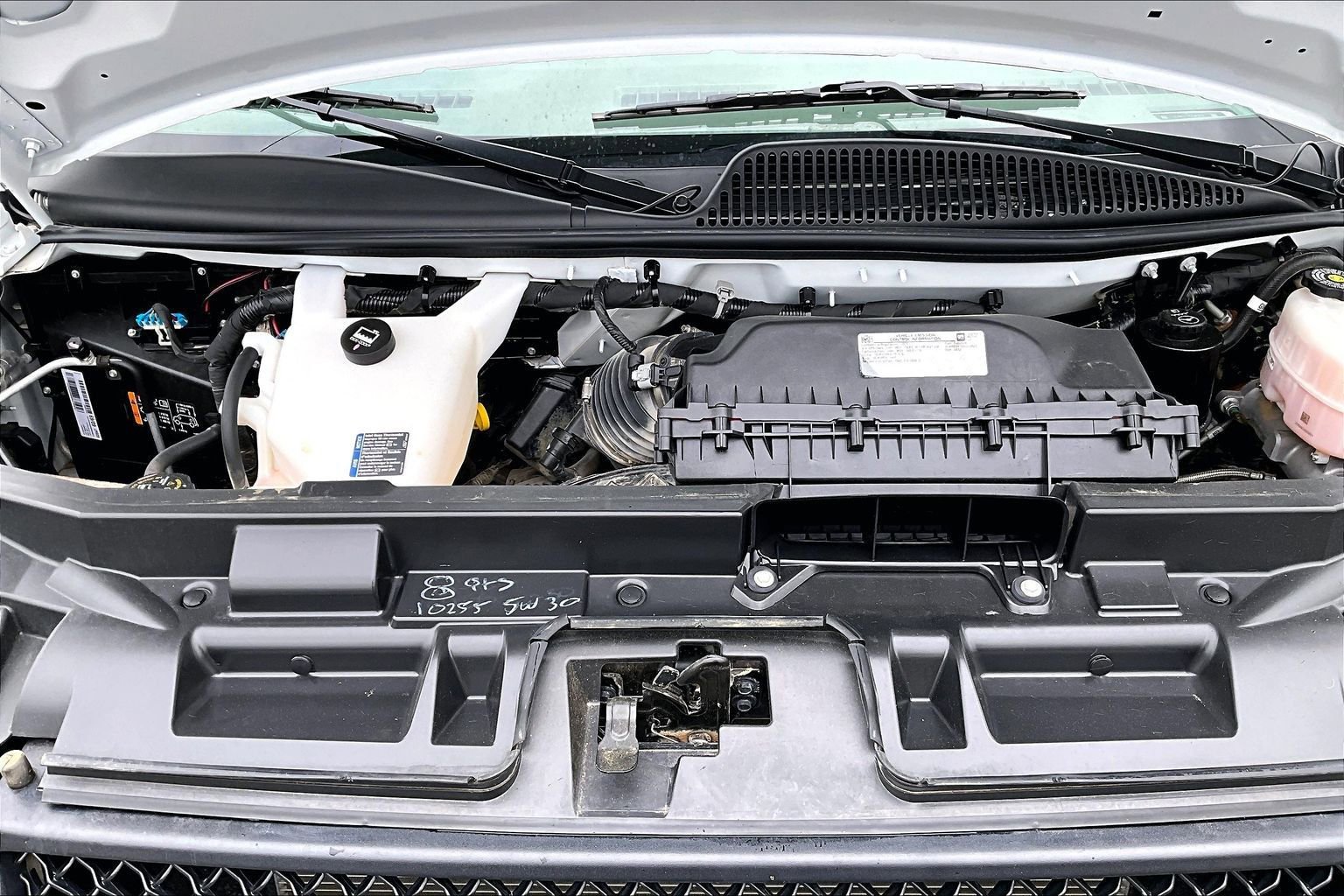 Used 2025 Chevrolet Express 2500 LT w/ LT Preferred Equipment Group RWD image 9