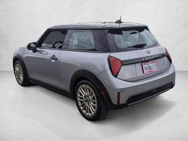 Certified 2025 MINI Cooper 2-Door Hardtop FWD image 8