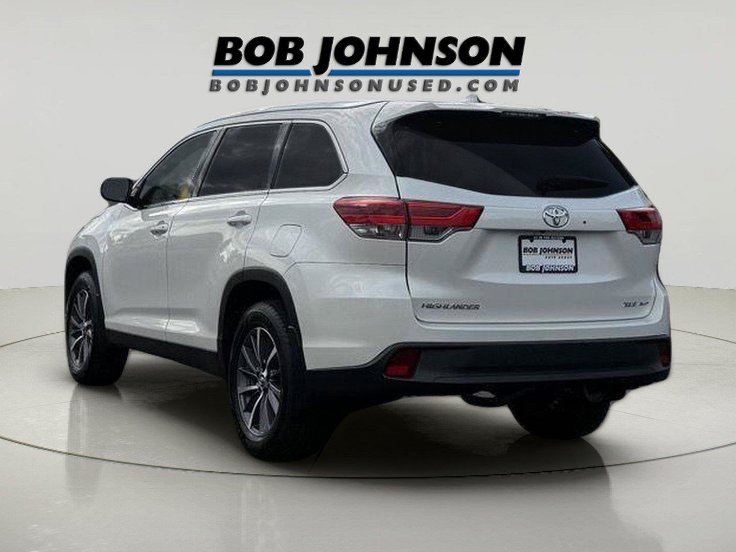 Used 2019 Toyota Highlander XLE AWD/4WD image 4