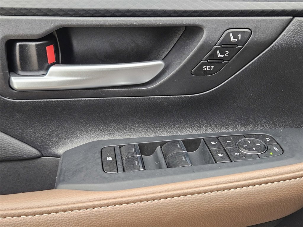 Used 2025 Toyota Grand Highlander AWD Hybrid image 19