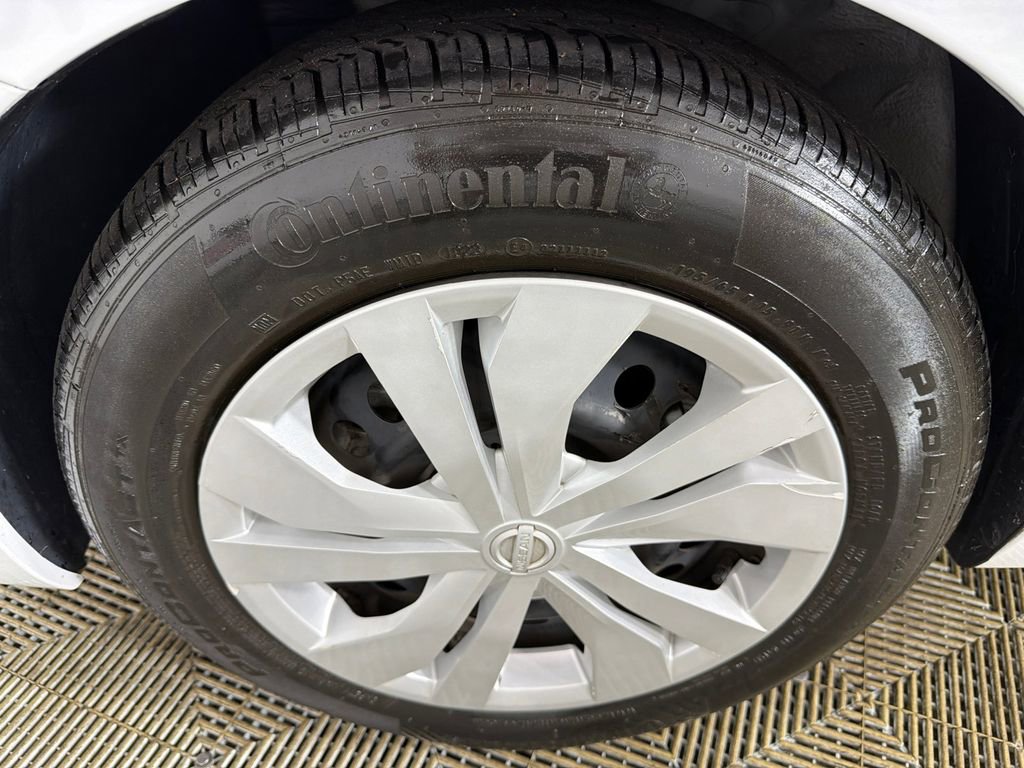 Used 2024 Nissan Versa S FWD image 11