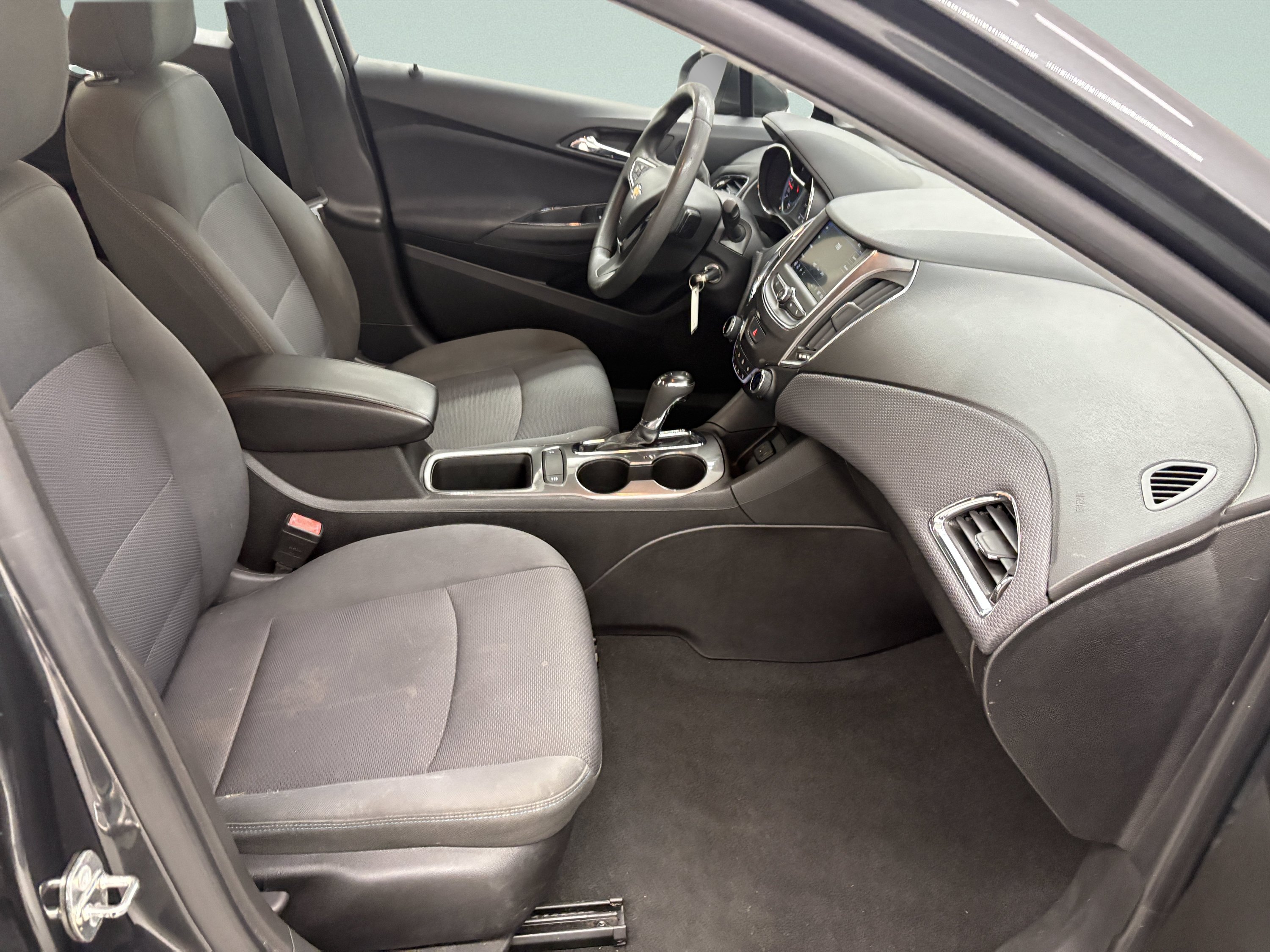 Used 2019 Chevrolet Cruze LT FWD image 20
