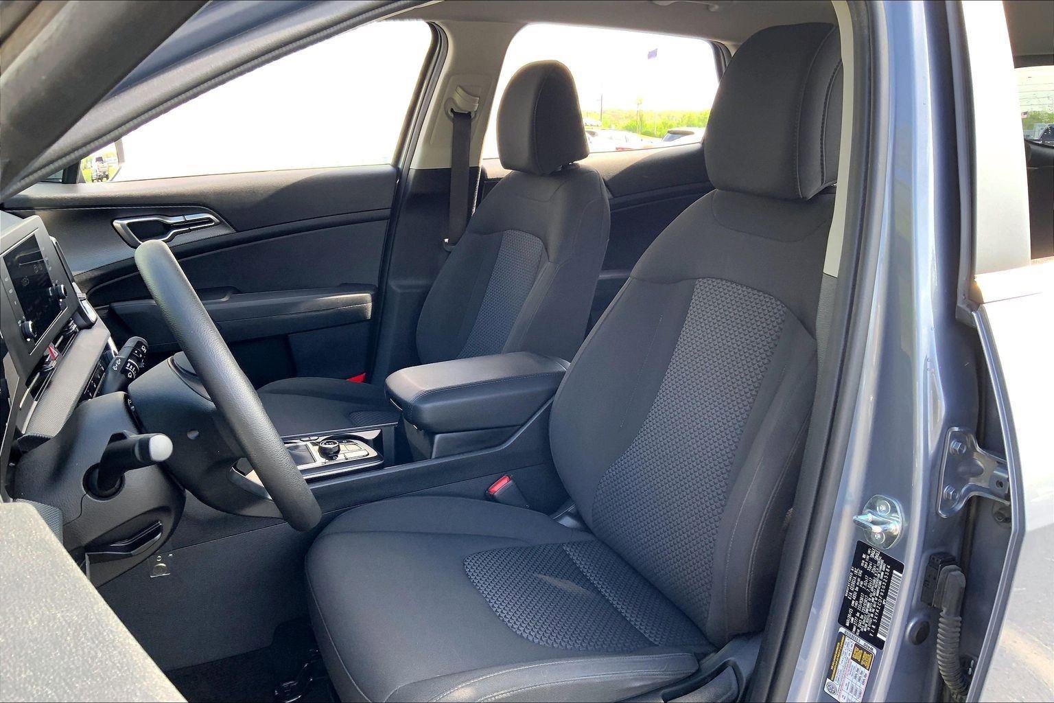 Used 2025 Kia Sportage LX AWD/4WD image 20