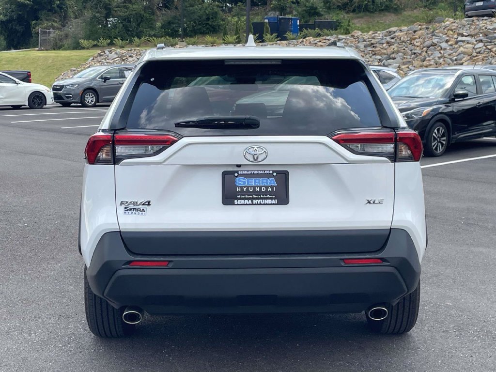 Certified 2024 Toyota RAV4 XLE FWD image 4